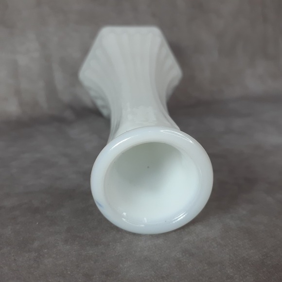 Vintage E.O. Brody Co 145 Milk Glass Bud Vase Small 6 " White - Picture 6 of 6